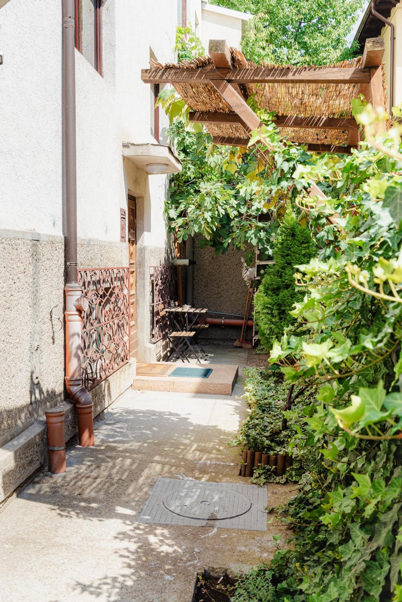 Downtown Apartment Boutique Green Garden Unirii ブカレスト エクステリア 写真